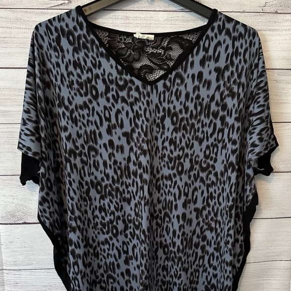 Be Stage Brand Womens Size Large Print Lace Trimmed Blouse - Picture 1 of 5